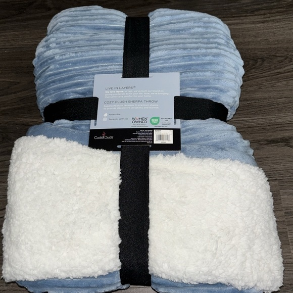 Cuddl Duds Plush Sherpa Throw - Picture 4 of 5